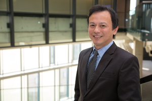 Dr Michael Lu.