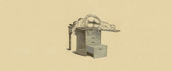Illustration d'une femme allongée sur un bureau.